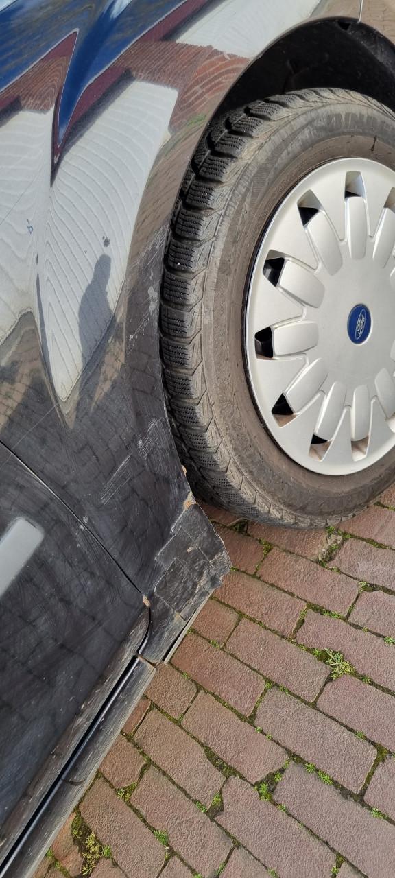 Ford focus 1.4 59KW 5D 2005 zwart