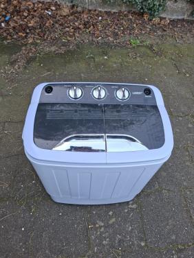 Campingwasmachine met centrifugefunctie