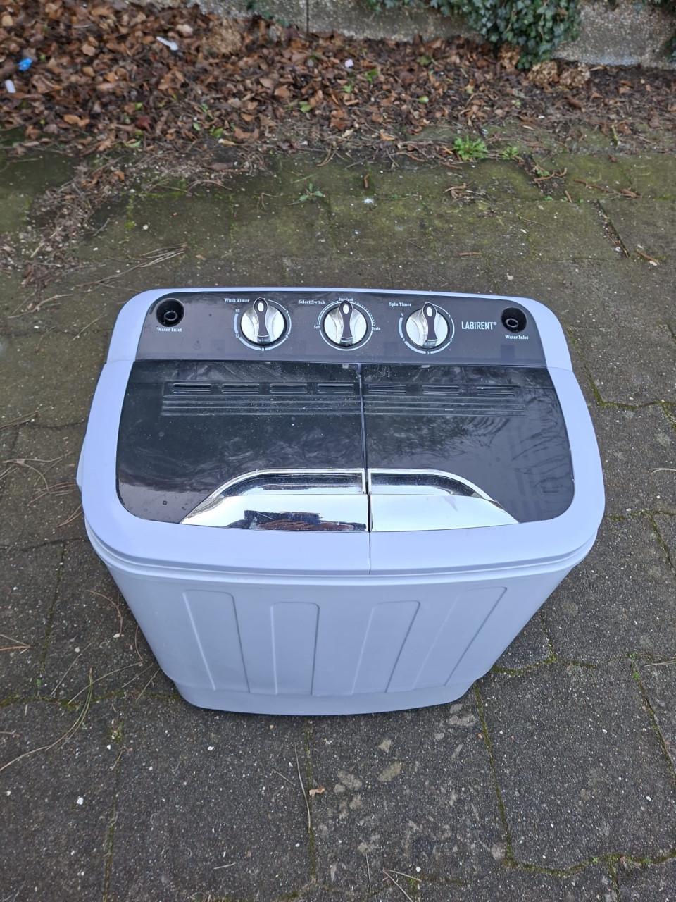 Campingwasmachine met centrifugefunctie
