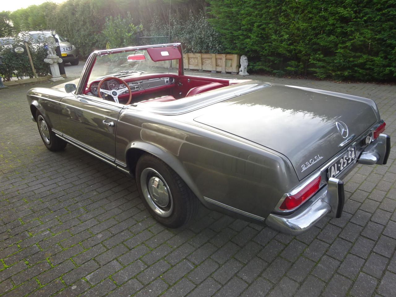 Mercedes 230 SL Pagode uit 1964