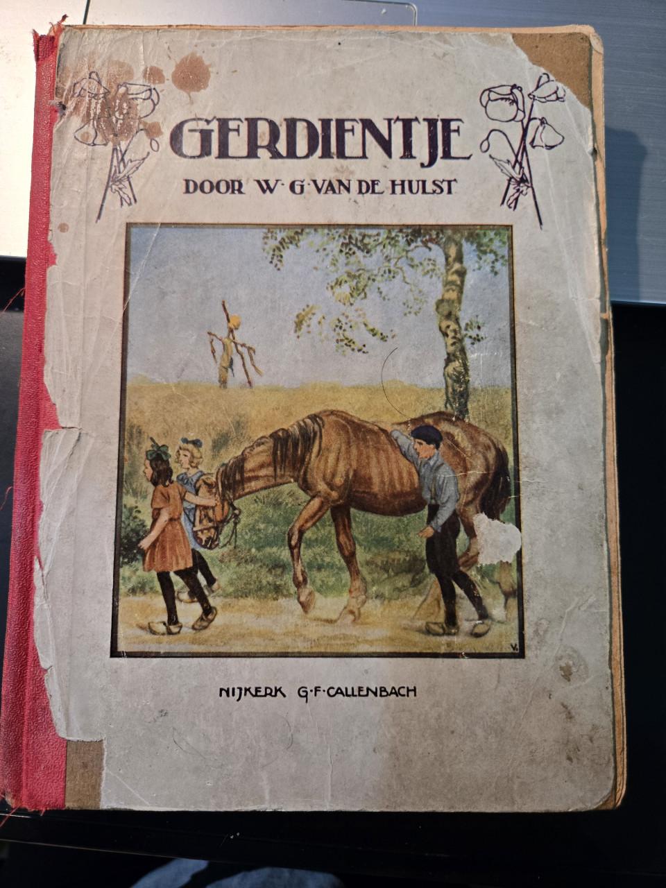 De eerste druk van het boek "Gerdientje" van W.G. van de Hulst uit 1927.