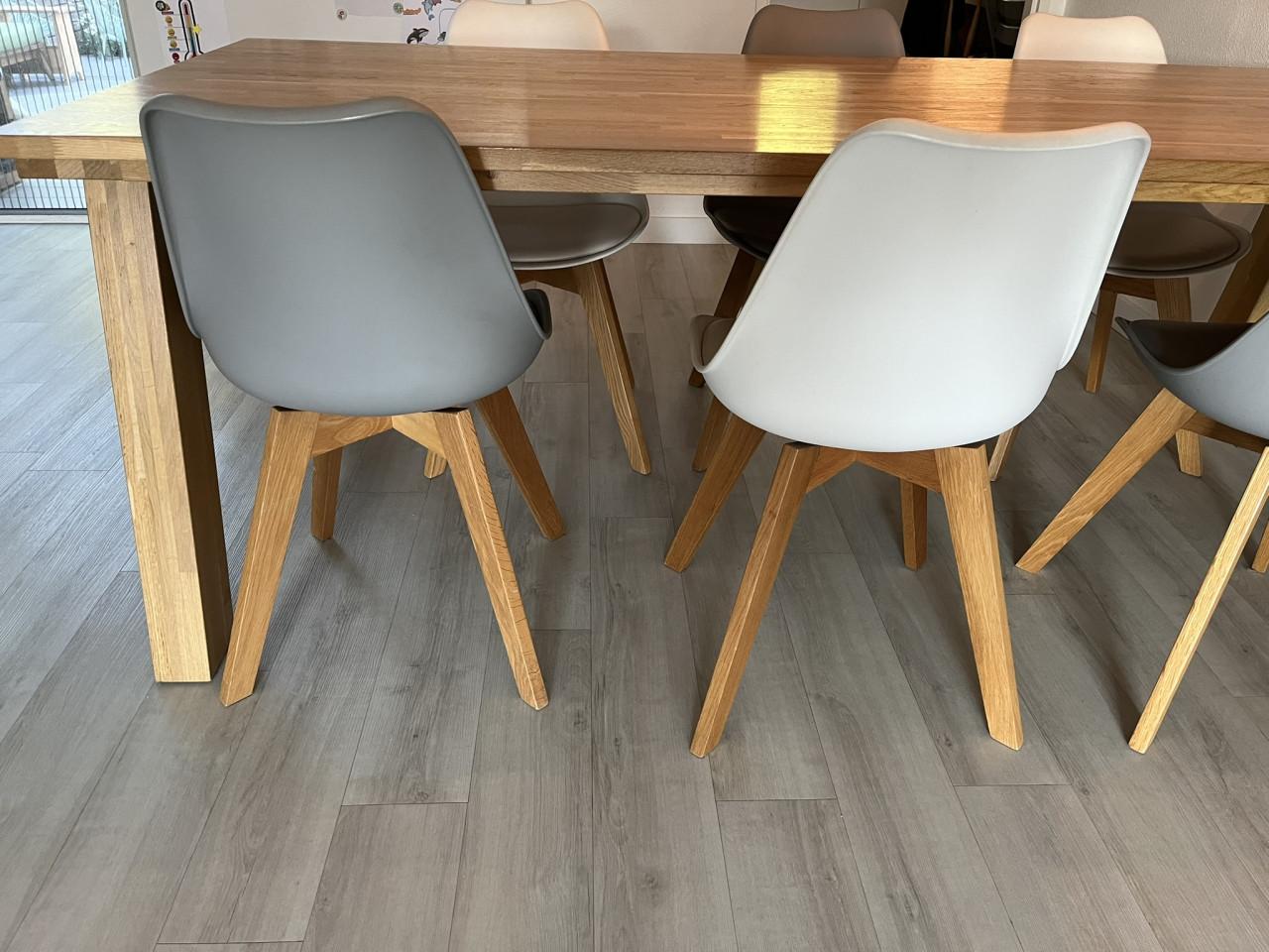 Eikenhouten eettafel + stoelen