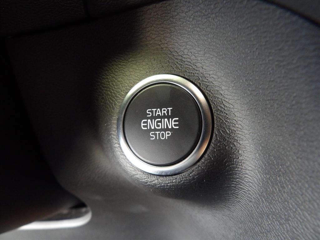 Volvo XC40 b3 163pk mild hybrid aut plus dark