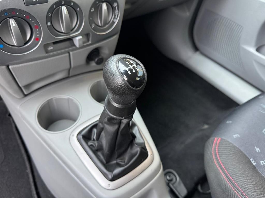 Mazda 2 1.4 exclusive | 89.462 km! | trekhaak | airco