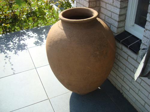 Mooie grote TERRACOTTA pot 90cm. met DAVIDSTER