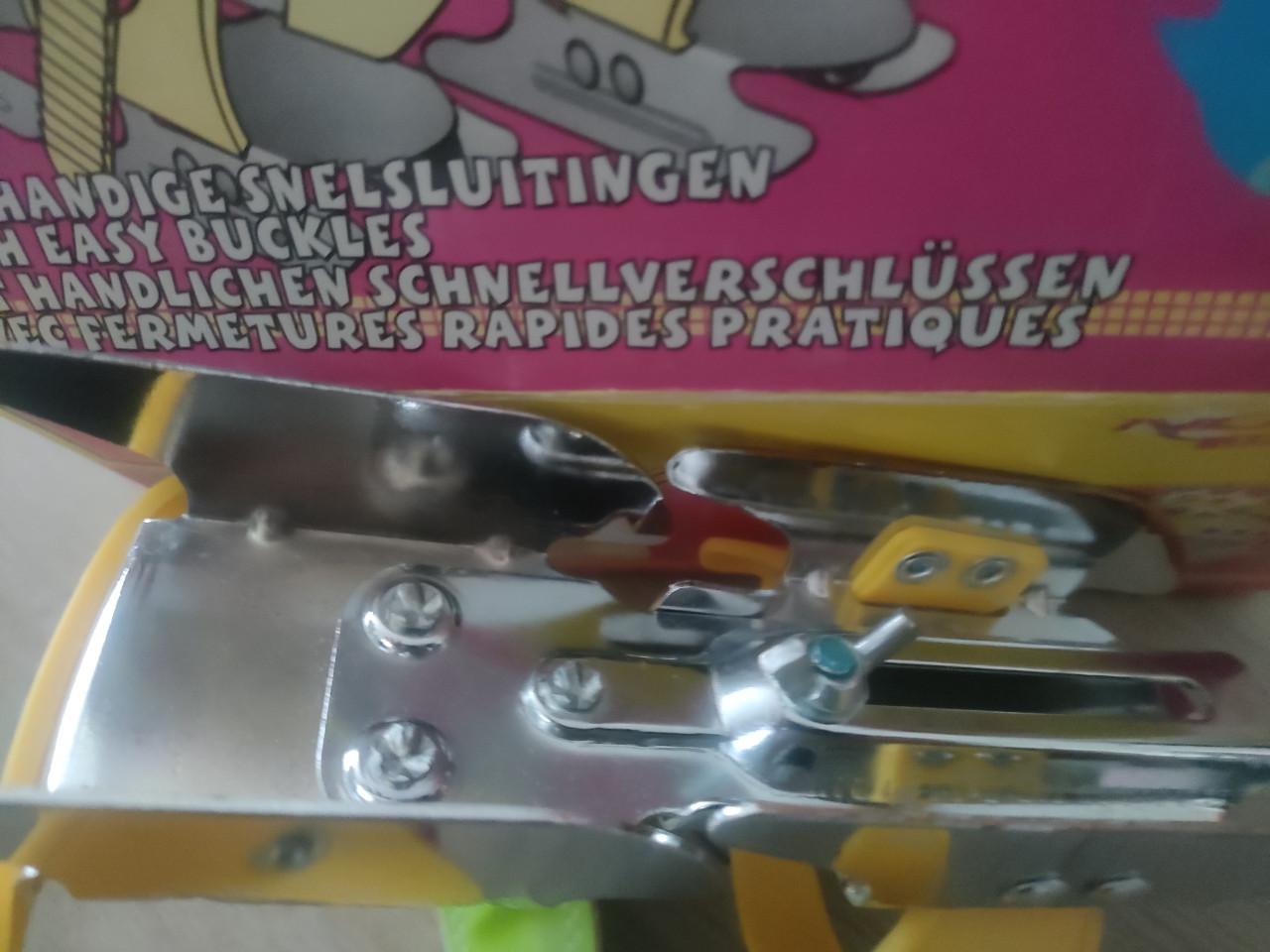 Kinderschaatsen/ glij-ijzers van Nijdam