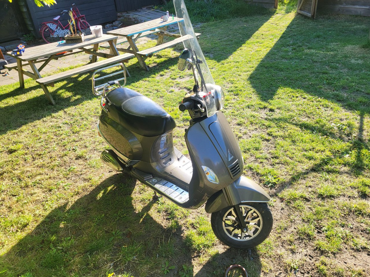 Te koop leuke bromscooter