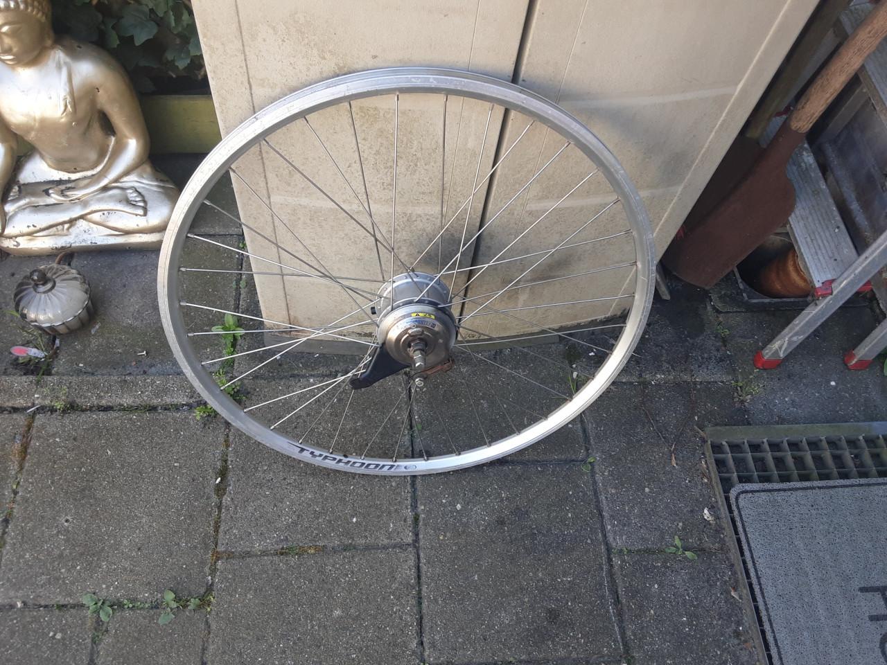 28 inch nexus achterwiel, 8 speed,rollerbrake rem