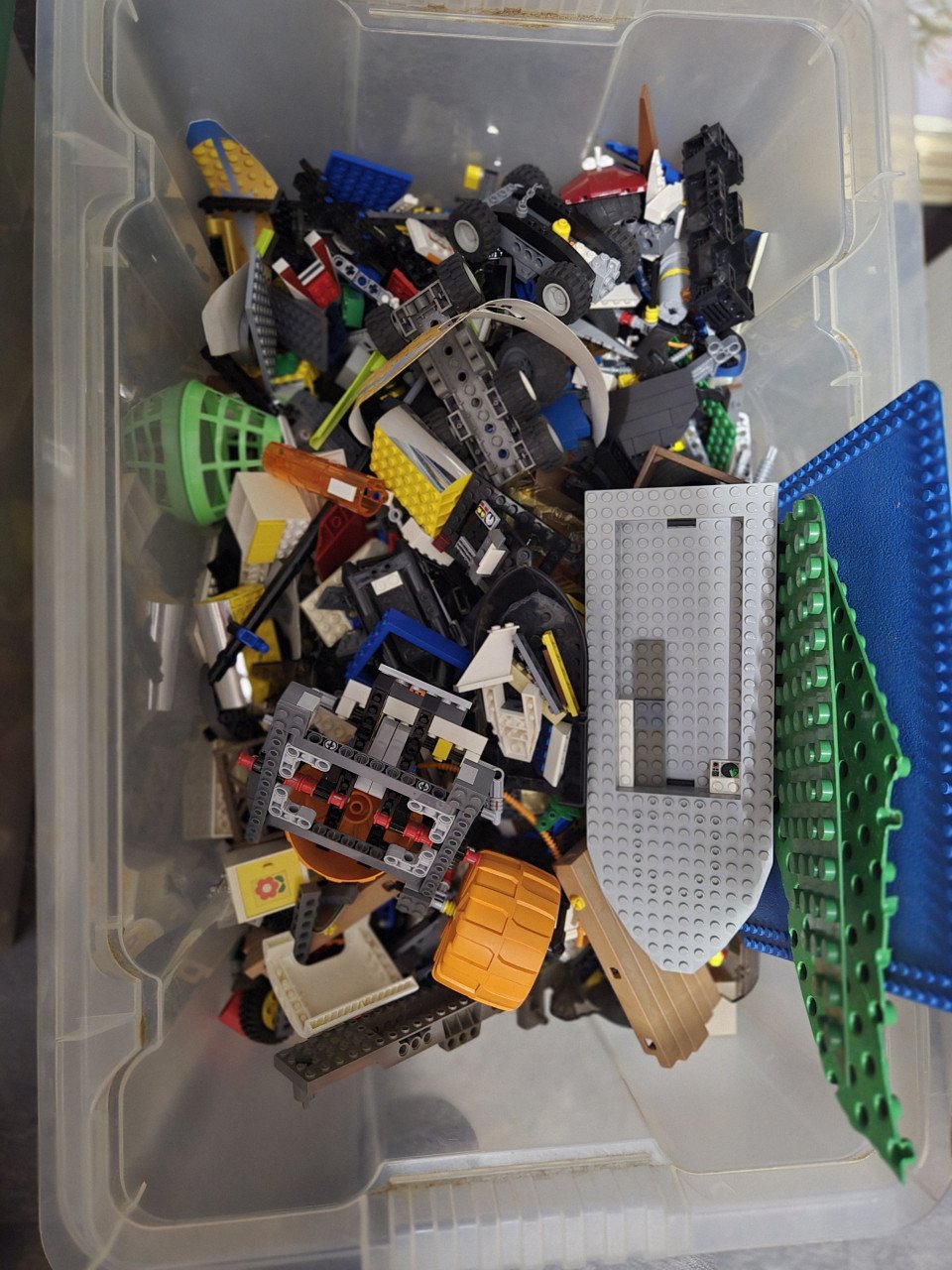 Megaveel Playmobile en Lego. Totaal ong 4 verhuisdozen vol. Ongesorteerd