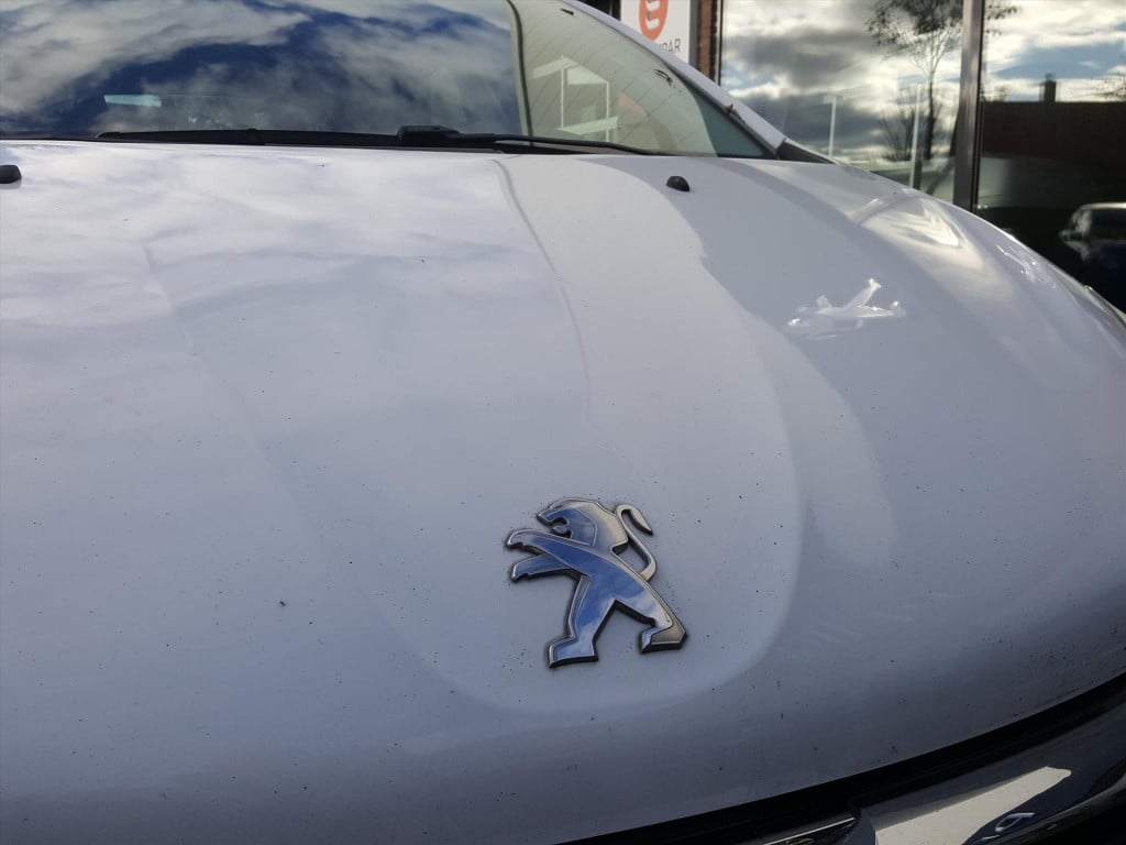 Peugeot 208 blue lion 1.2 pt-82pk 5d navigatie | apple carplay & android au