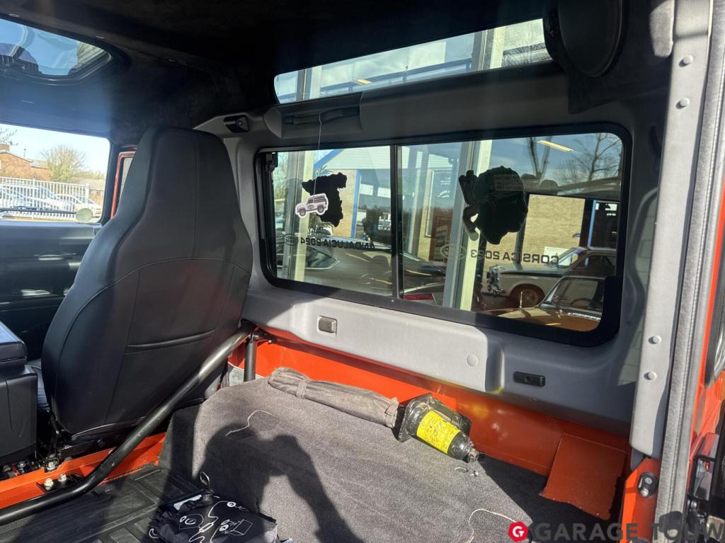 Land Rover Defender 2.2 d sw 90" adventure+ limited edition