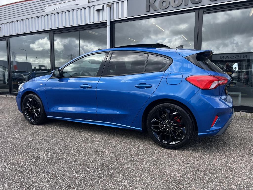 Ford Focus 1.0 ecoboost hybrid 155pk st line x , panodak , winterpack