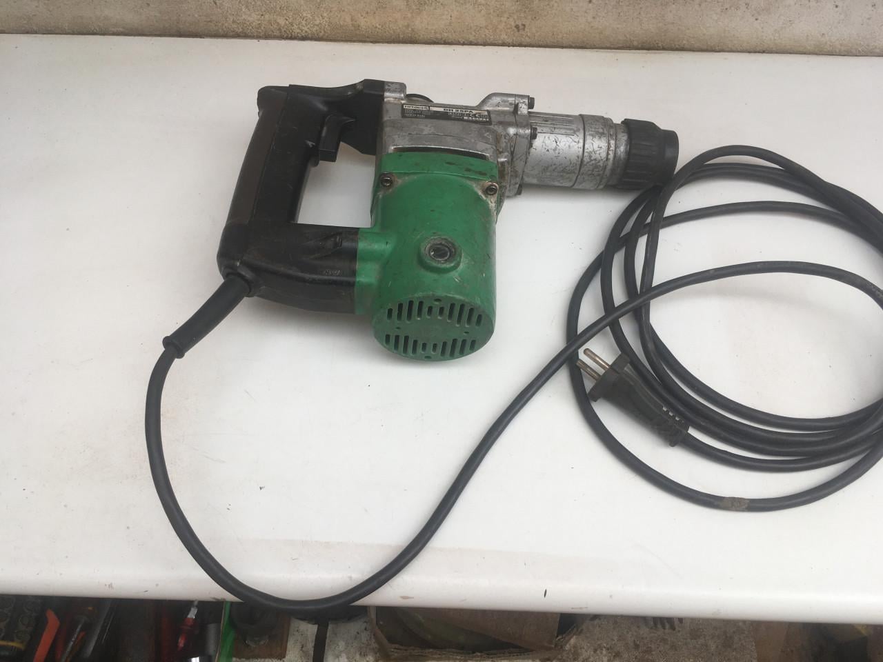 Boorhammer hitachi sds dh25pa 650 watt in goede staat