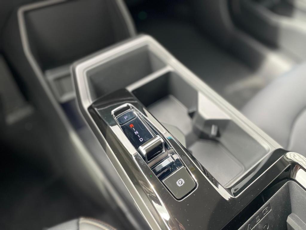 Kgm Torres hybrid 1.5t-gdi titanium €1500,- moret voordeel| 10 jaar garanti