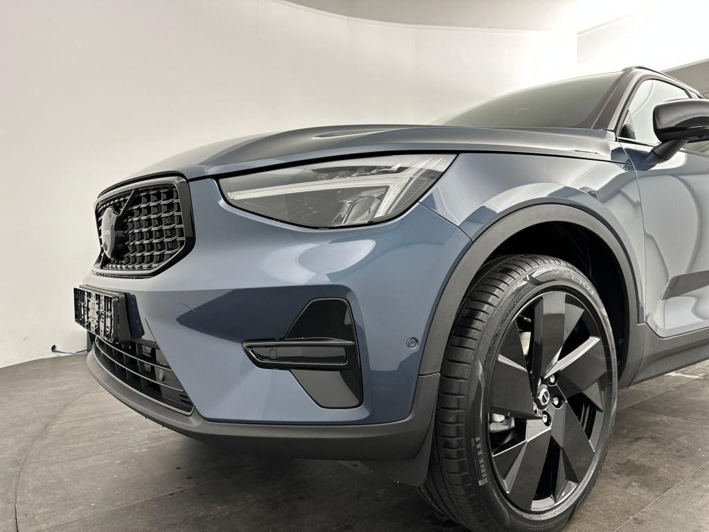 Volvo XC40 b4 plus black edition