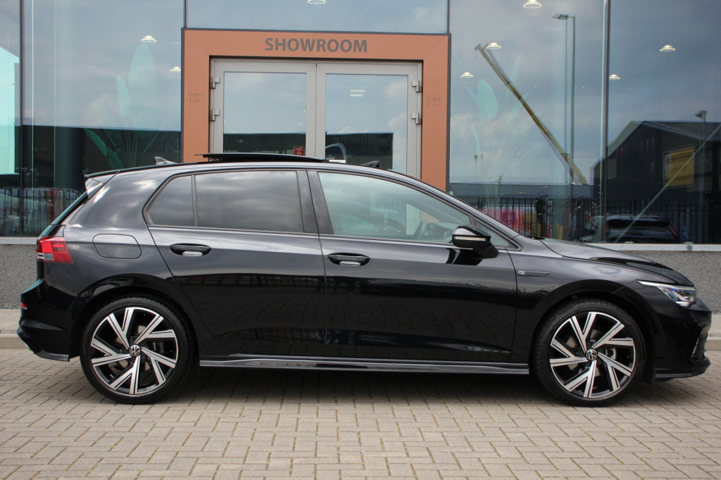 Volkswagen Golf 1.5 etsi r-line business | acc | pano. | camera | dab | sfe