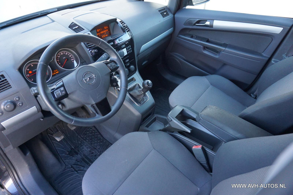 Opel Zafira 1.7 cdti edition, grijs kenteken!