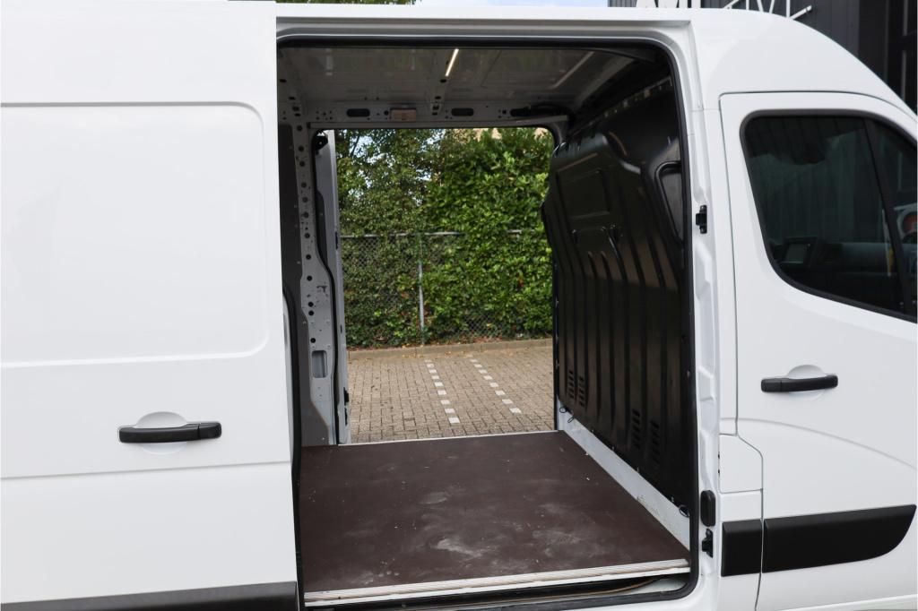 Renault Master t35 2.3 dci 150 l2h2 energy 2x schuifdeur i nav i cam i trek
