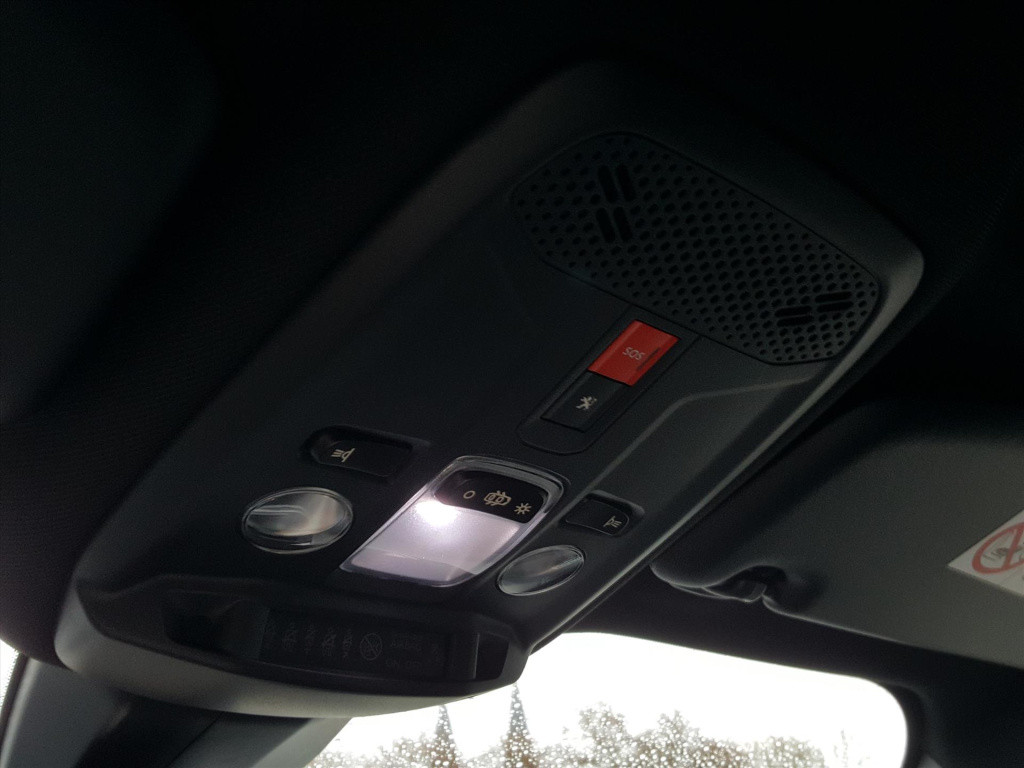 Peugeot 2008 1.2 puretech 100pk allure pack navi | bluetooth | applecarplay