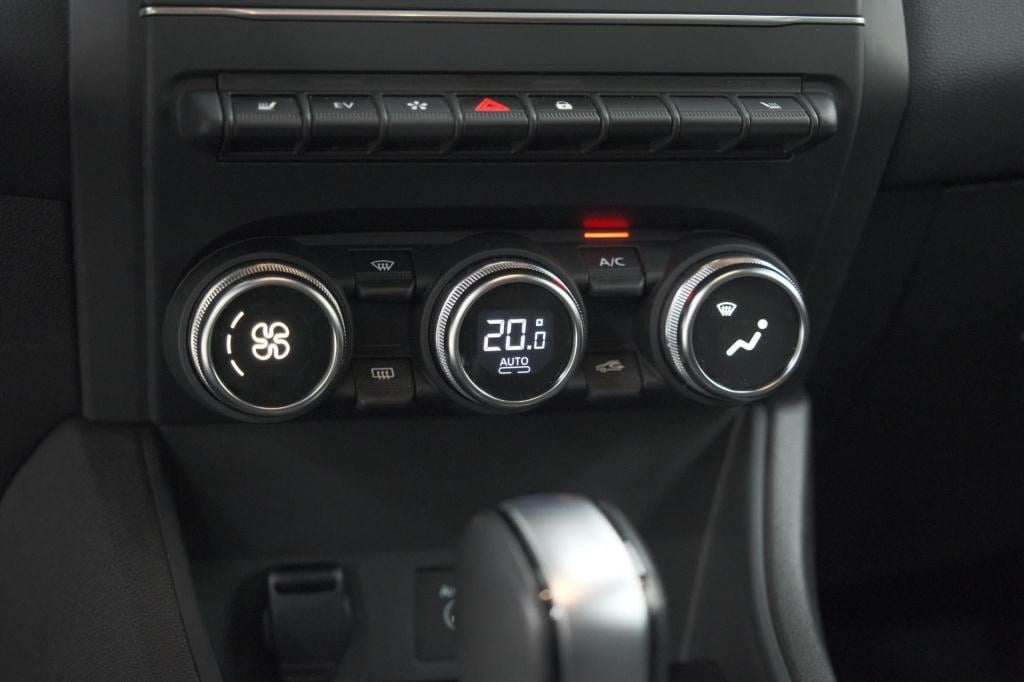 Renault Captur 1.6 e-tech hybrid 145 intens | trekhaak | camera | stoelverw