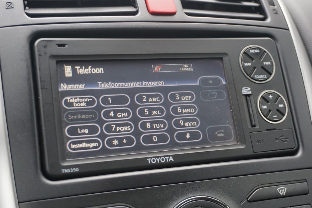 Toyota Auris 1.8 full hybrid aspiration automaat - airco / navi / cruise / 
