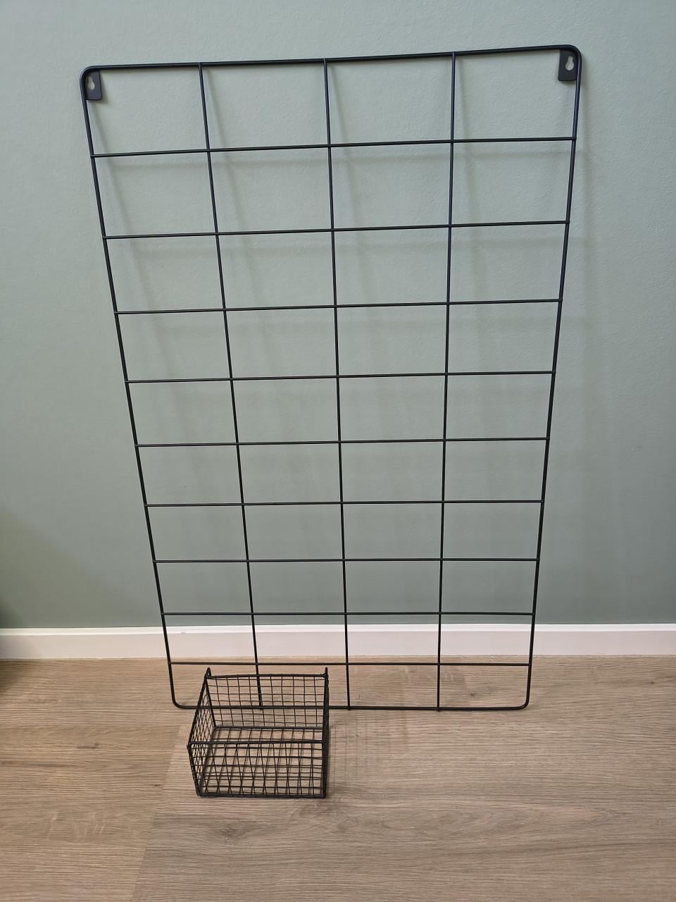 Te koop: Metalen wandrek