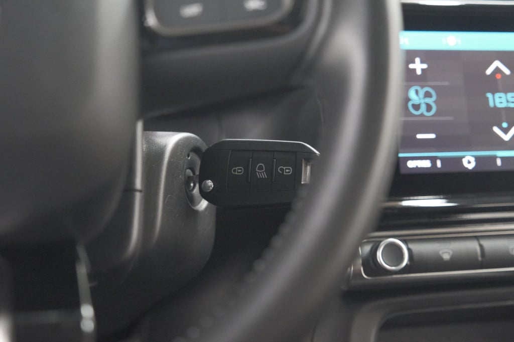 Citroen C3 puretech 110 eat6 shine | camera | navigatie | parkeersensoren |