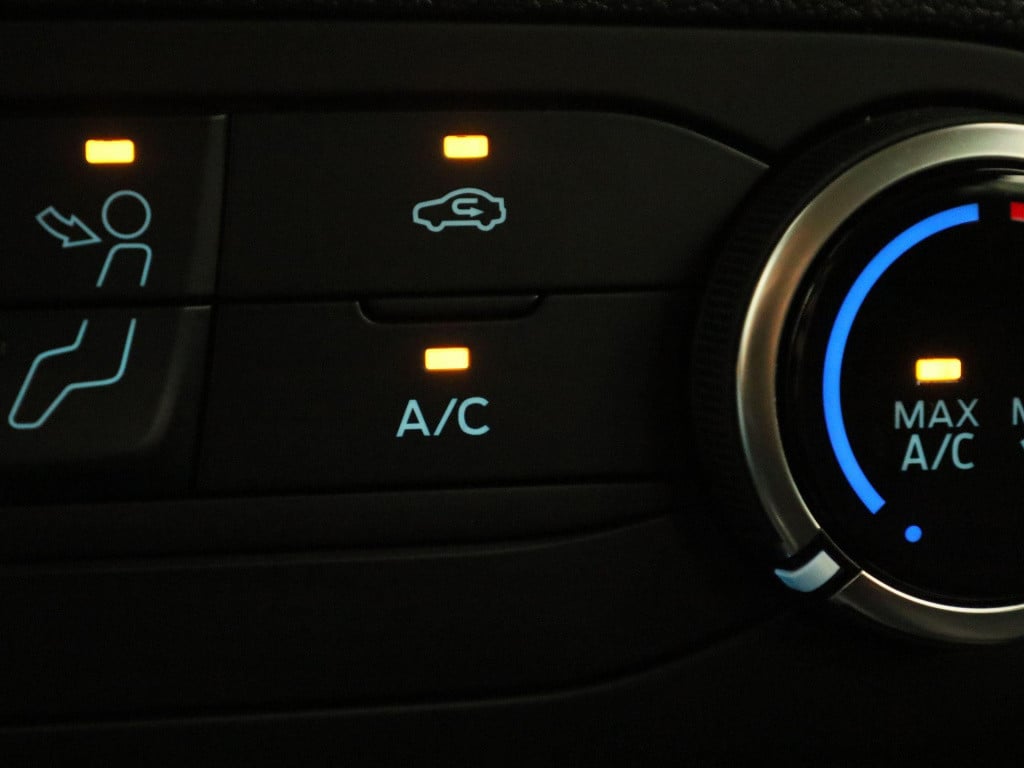 Ford Focus 1.0 ecoboost hybrid connected | parkeer sensoren | navigatie | c