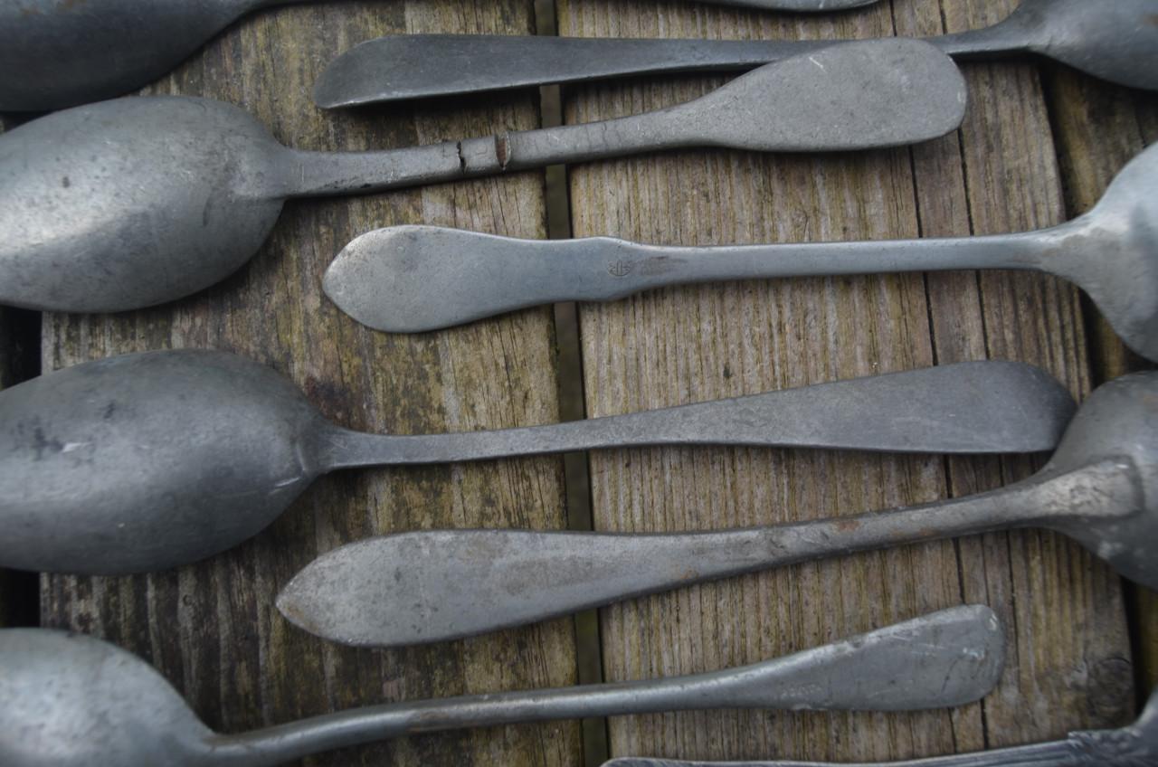 Divers oud bestek en aanverwante spullen