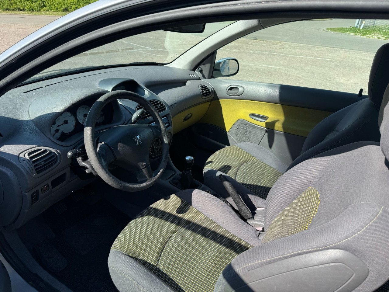 Peugeot 206 bj 2004 1200 euro