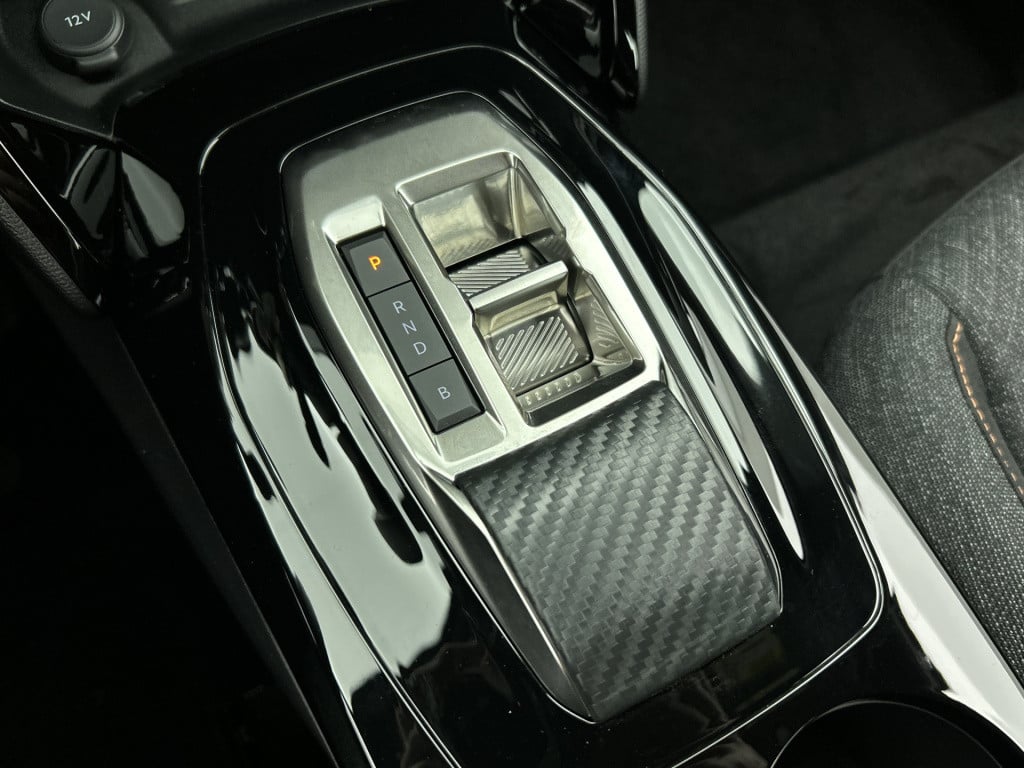 Peugeot E-2008 ev style 50 kwh | rijklaar |