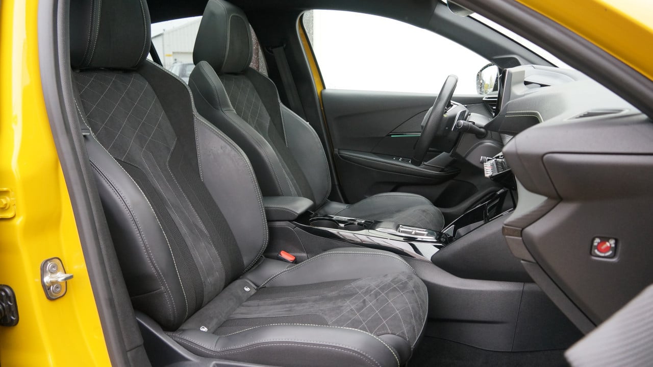 Peugeot 208 1.2 PureTech GT Pack rijklaar incl garantie