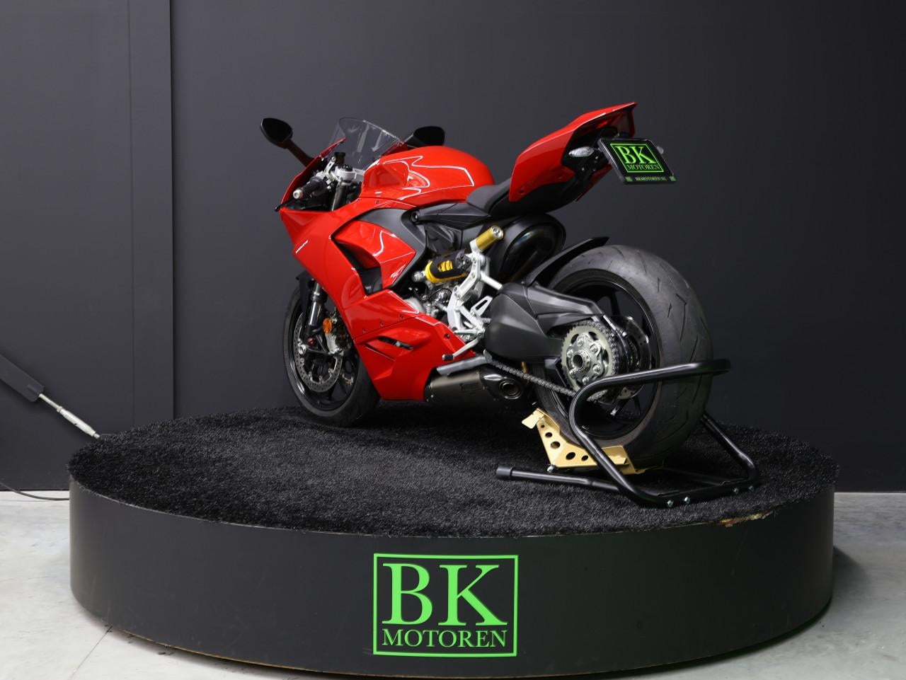 PANIGALE V2 Akrapovic | BTW Motor