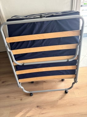Logeerbed. 2x gebruikt