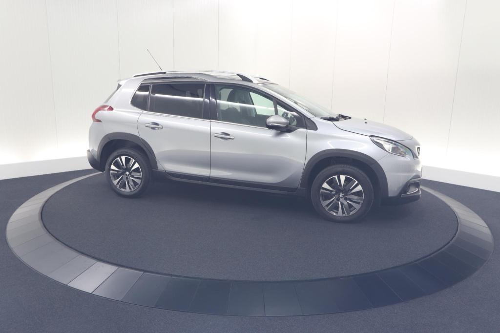 Peugeot 2008 puretech 110 allure | panoramadak | apple carplay | navigatie 