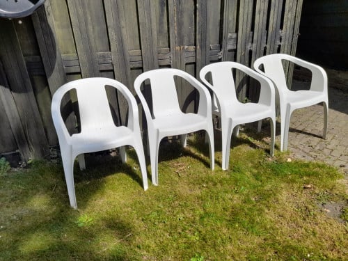 4 x Hartman stapelbare tuinstoelen (in goede staat )