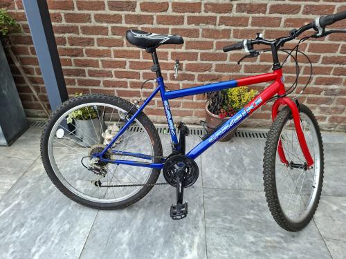 2 mtb Nieuwe en een gebruikt