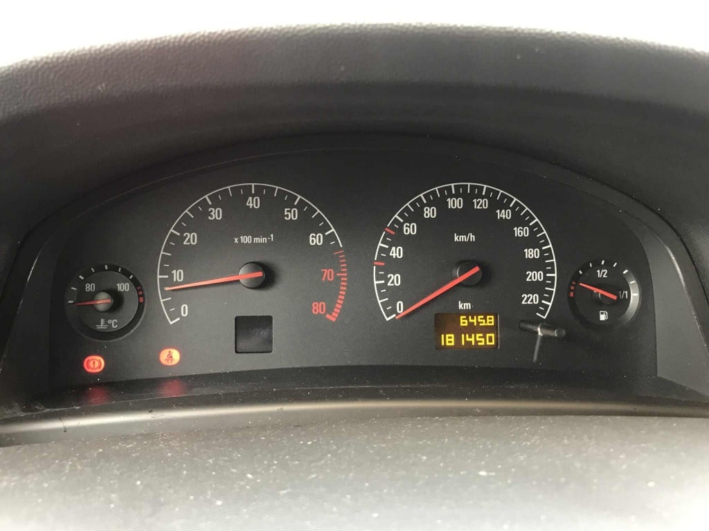Opel Vectra 1.8-16v elegance