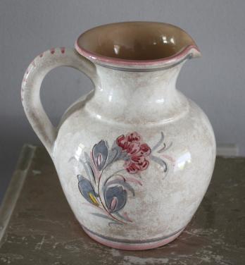 Stenen kannetje met mooie kleuren en bloemenprint