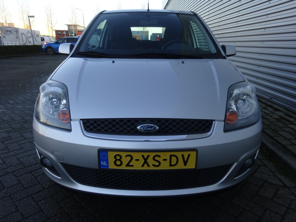 Ford Fiesta 1.6-16v futura 1e eigenaar / airco / elektr. ramen / lm velgen 