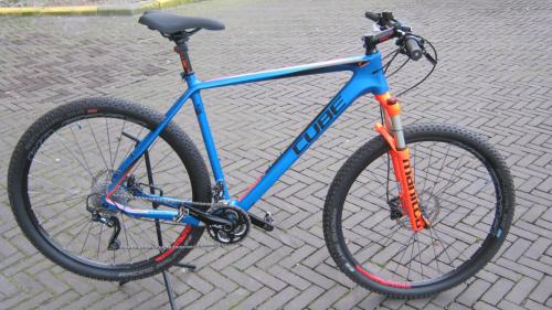 TE KOOP CUBE REACTION  29 ER CARBON  ROND 200 KM OP GEFIETST VOOR 500 EURO