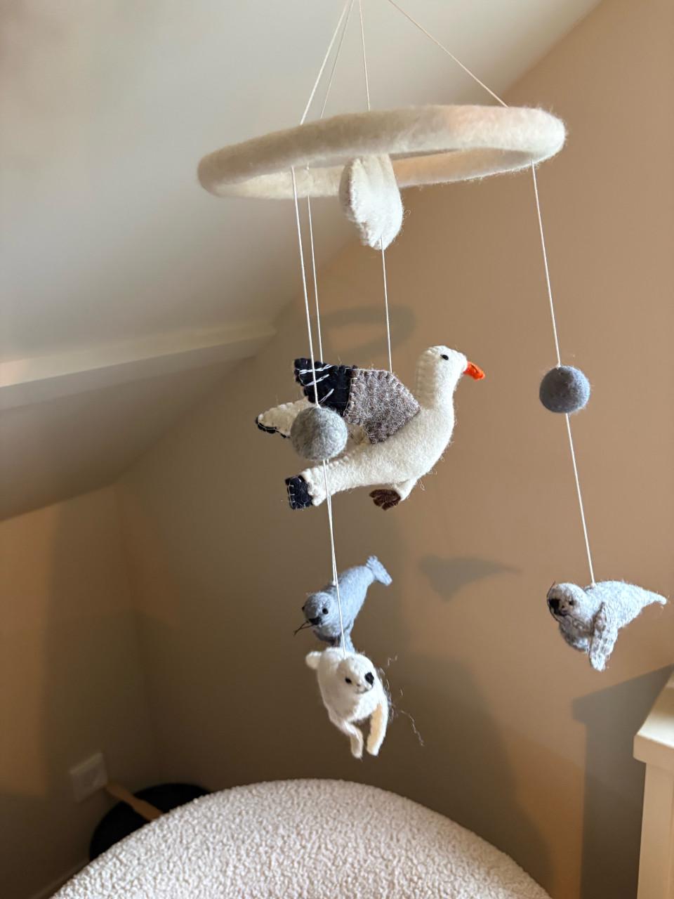 Vilten handgemaakt baby mobiel