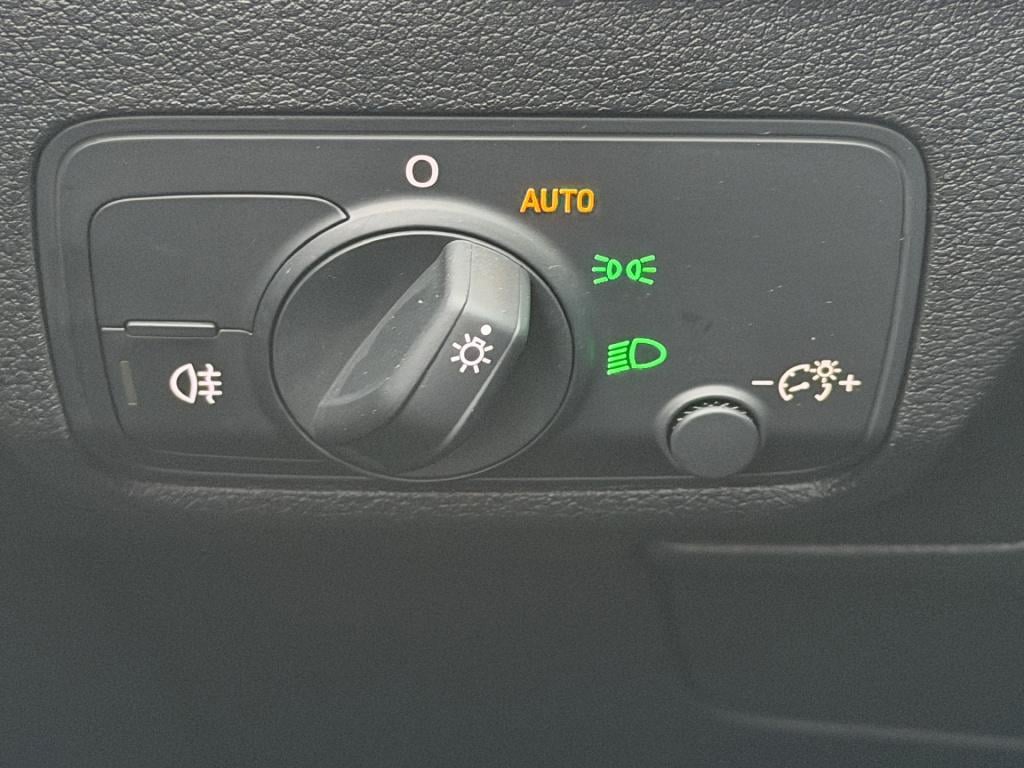 Audi Q2 35 tfsi 150pk s-tronic advanced | trekhaak | 4-season| vernieuwd da