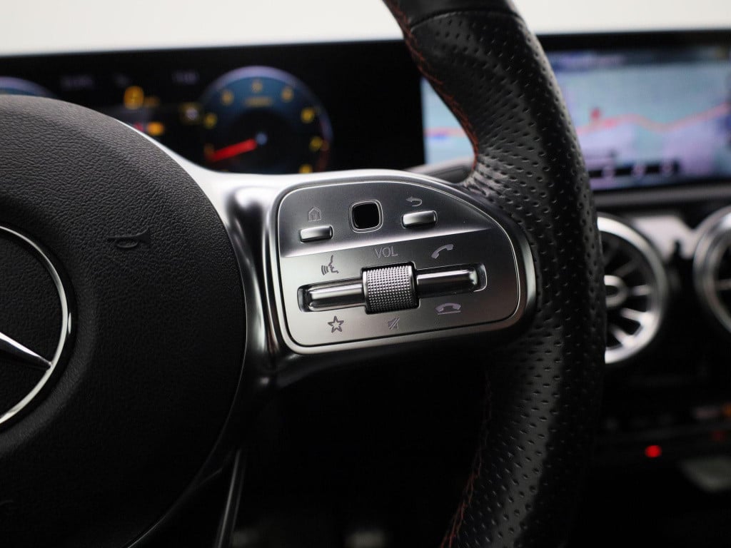 Mercedes-Benz A-Klasse 180 business solution amg | automaat | half leder | 