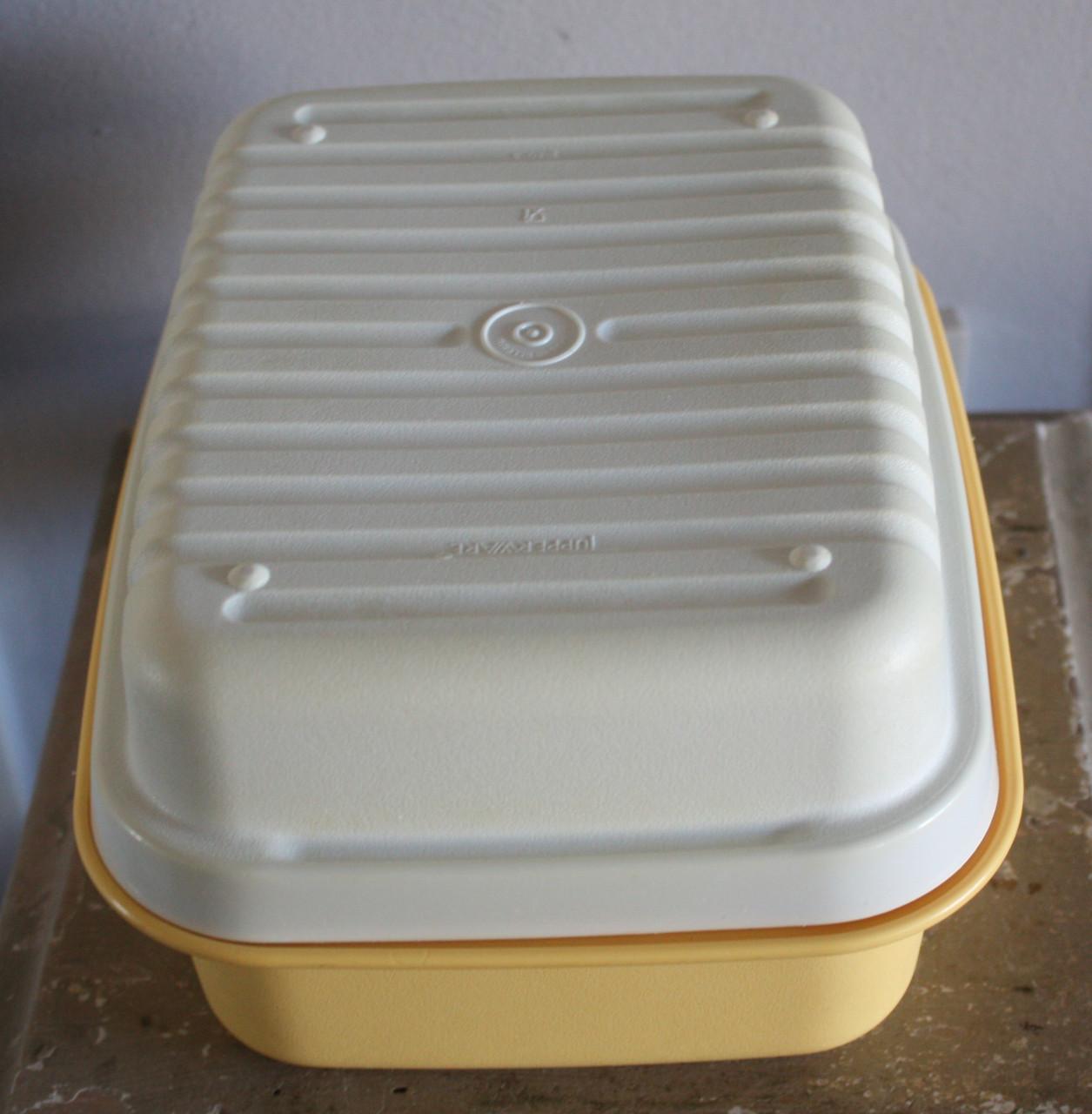 Kaasdoos - kornuit - kaas bak TUPPERWARE GEEL