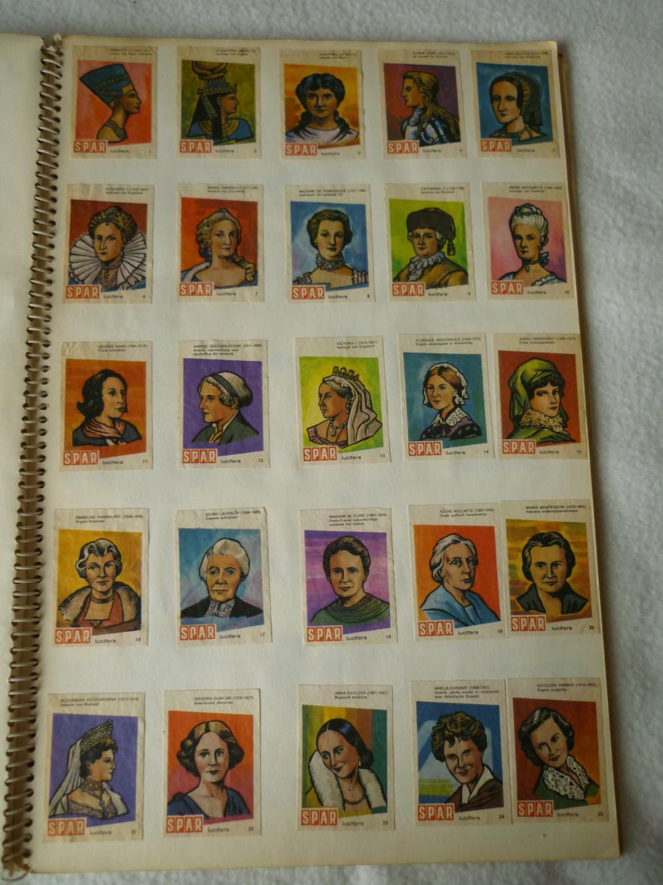 Flinke verzameling vintage plaatjes van lucifer doosjes