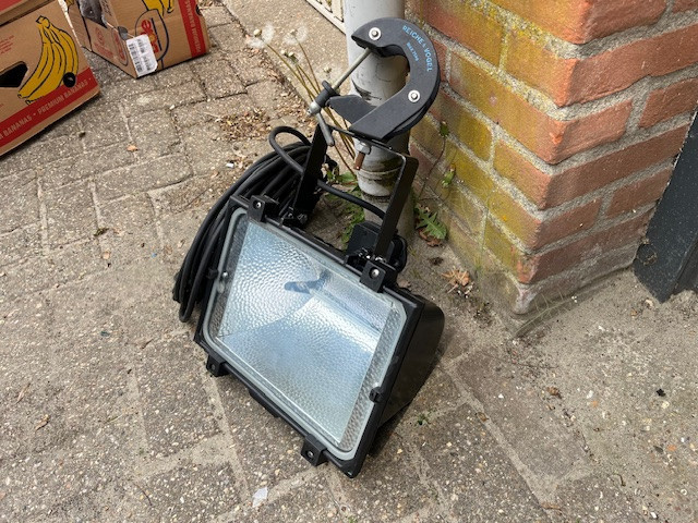 4 Bouwlamp Spider 1000-80, IP 65 met ophanghaak Reiche & Vogel