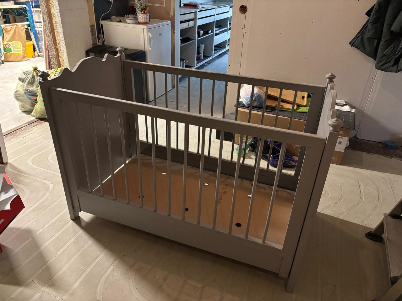 Kinderledikantje grijs