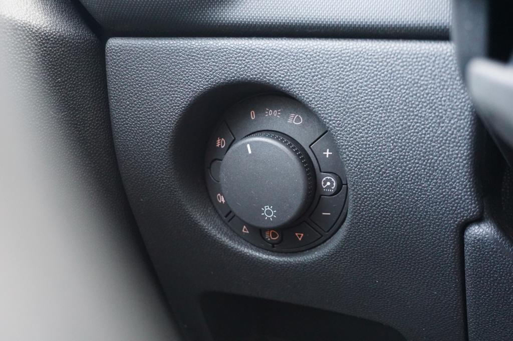 Opel Corsa 1.4-16v cosmo airco / elektr. ramen / lm velgen / nap