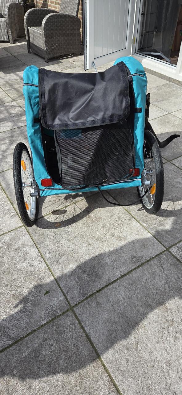 Hondenfietskar  merk Trixi( zo goed als nieuw)